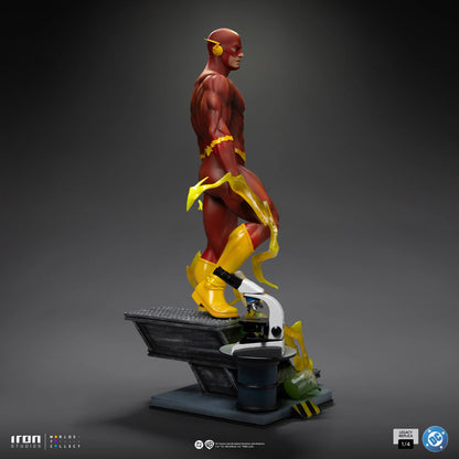 IRON Studios: DC Comics - The Flash Lecacy Replica Escala de Arte 1/4 Preventa