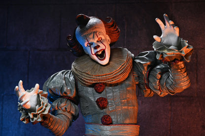 NECA Figura de Accion: Welcome to Derry - Pennywise Escala 1/4 Preventa