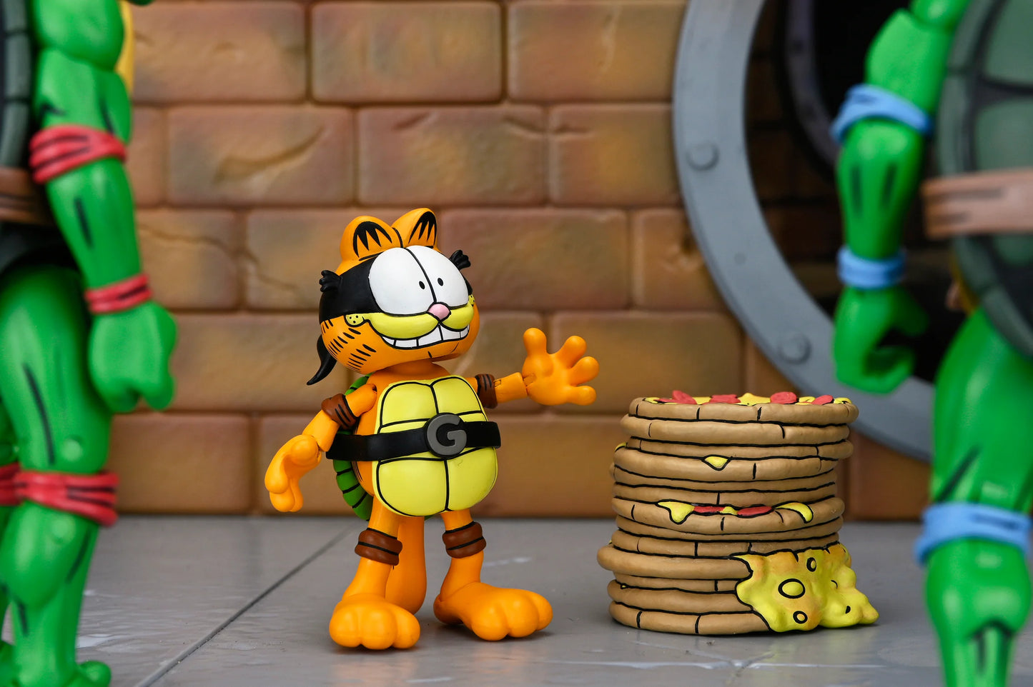 NECA Figura de Accion Ultimate: TMNT Archie Comics x Garfield - Garfello y Odie 7 Pulgadas Preventa