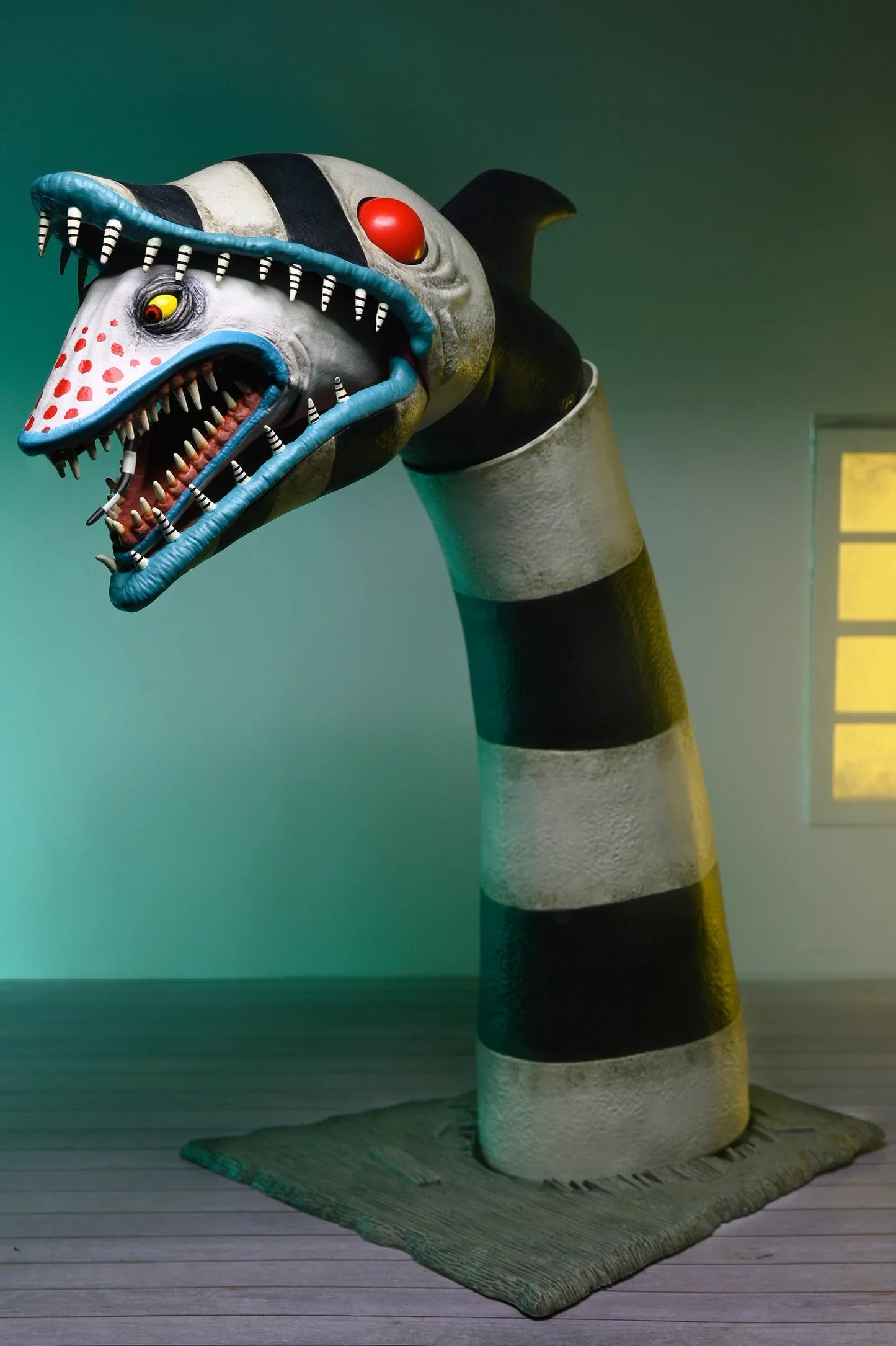 NECA Figura de Accion Ultimate: Beetlejuice - Matador Beetlejuice y Sandworm 7 Pulgadas 2 Pack Preventa