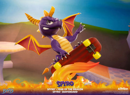First 4 Figures: Spyro Year of the Dragon - Spyro Skateboard 13 Pulgadas Preventa