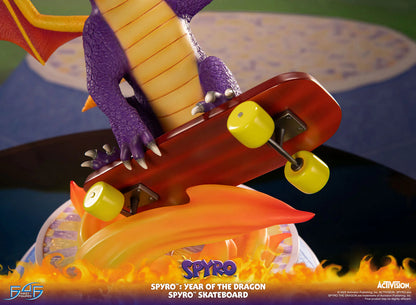 First 4 Figures: Spyro Year of the Dragon - Spyro Skateboard 13 Pulgadas Preventa