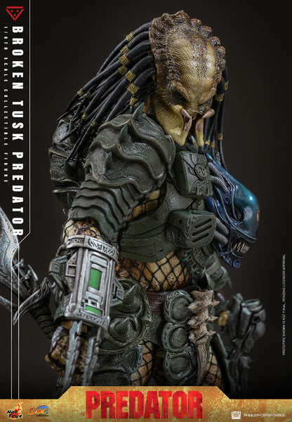 Hot Toys Comics Masterpiece Series: Aliens vs Predator - Broken Tusk Predator Escala 1/6 Preventa