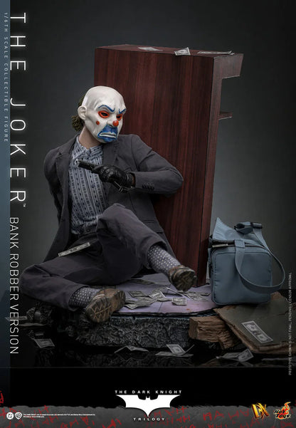 Hot Toys DX Series: DC The Dark Knight Trilogy - The Joker Bank Robber Escala 1/6 Preventa