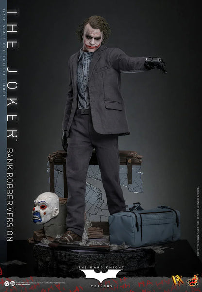 Hot Toys DX Series: DC The Dark Knight Trilogy - The Joker Bank Robber Escala 1/6 Preventa