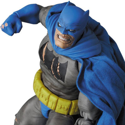 Medicom Toy Mafex: Dc Comics Batman The Dark Knight Returns - Batman Preventa