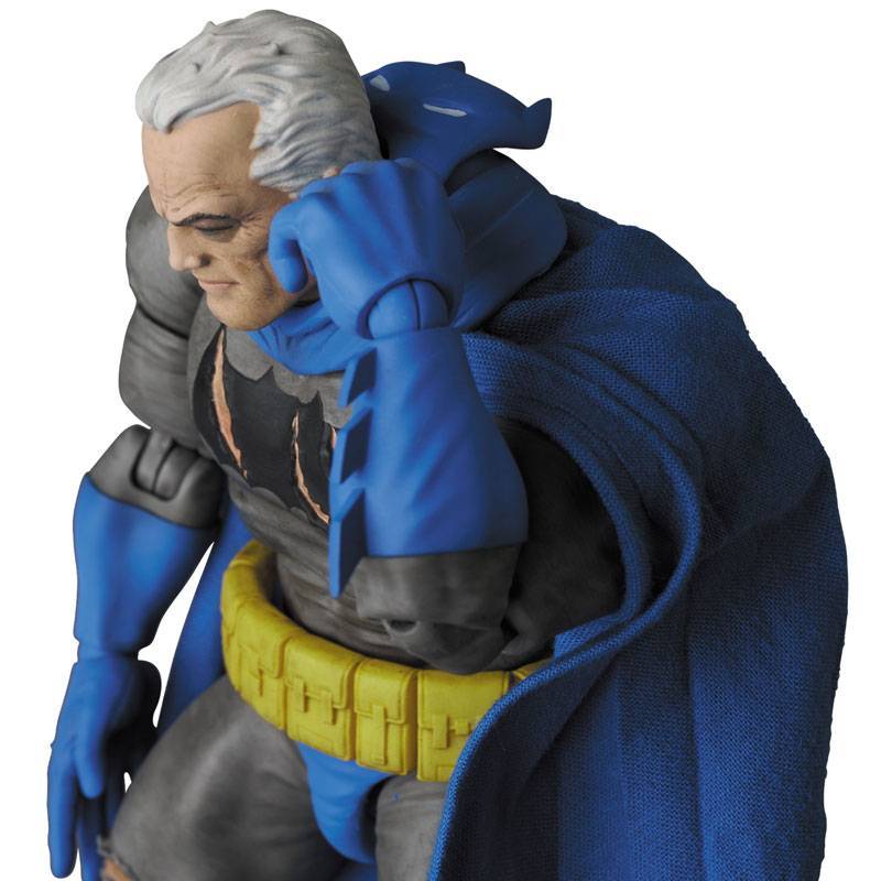 Medicom Toy Mafex: Dc Comics Batman The Dark Knight Returns - Batman Preventa
